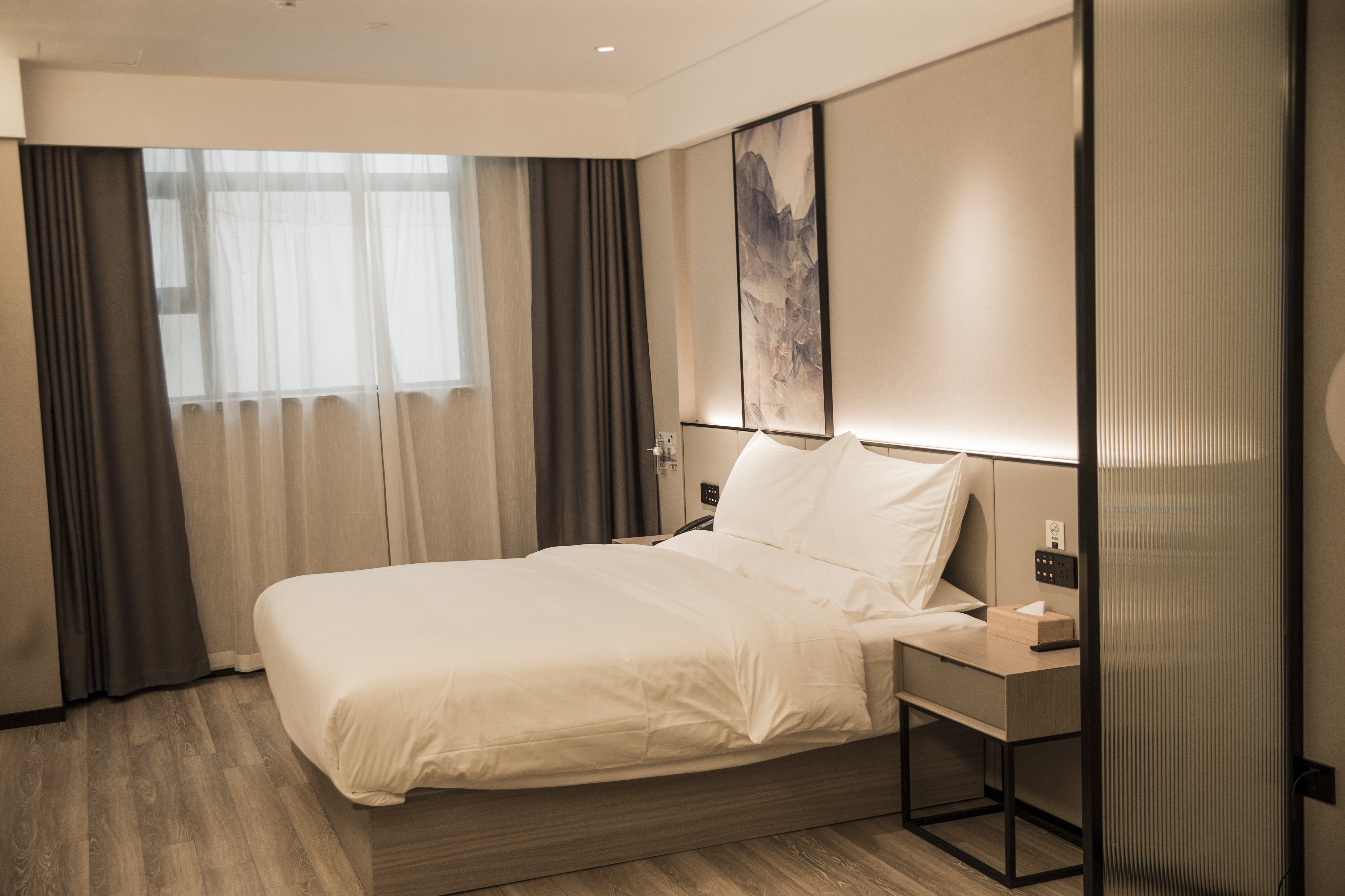 豪华大床房（智能客控+品牌床垫）