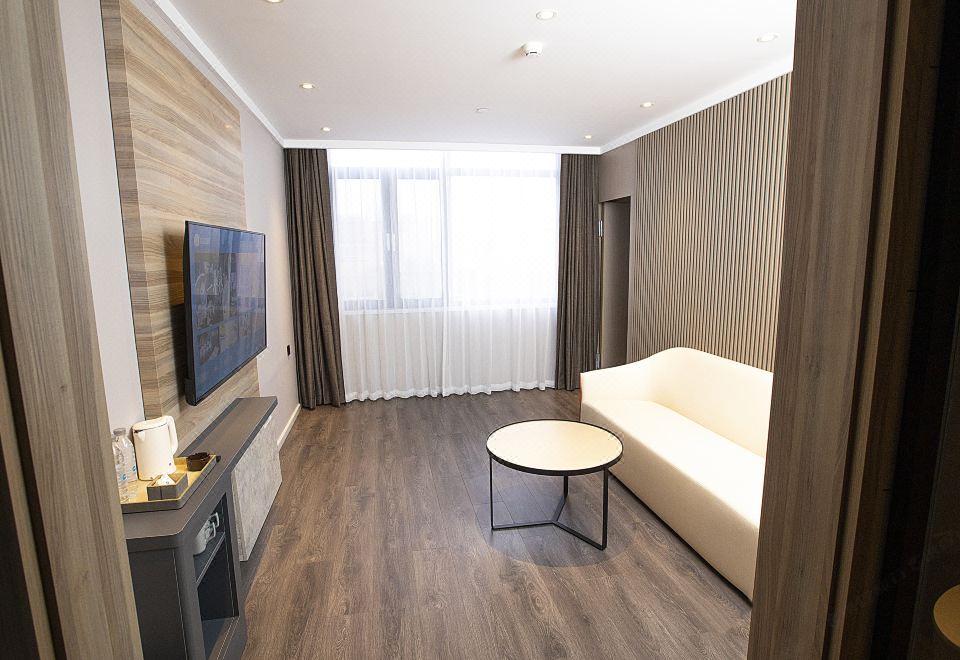 HanTing Hotel (Tangshan Qianxi)Suite