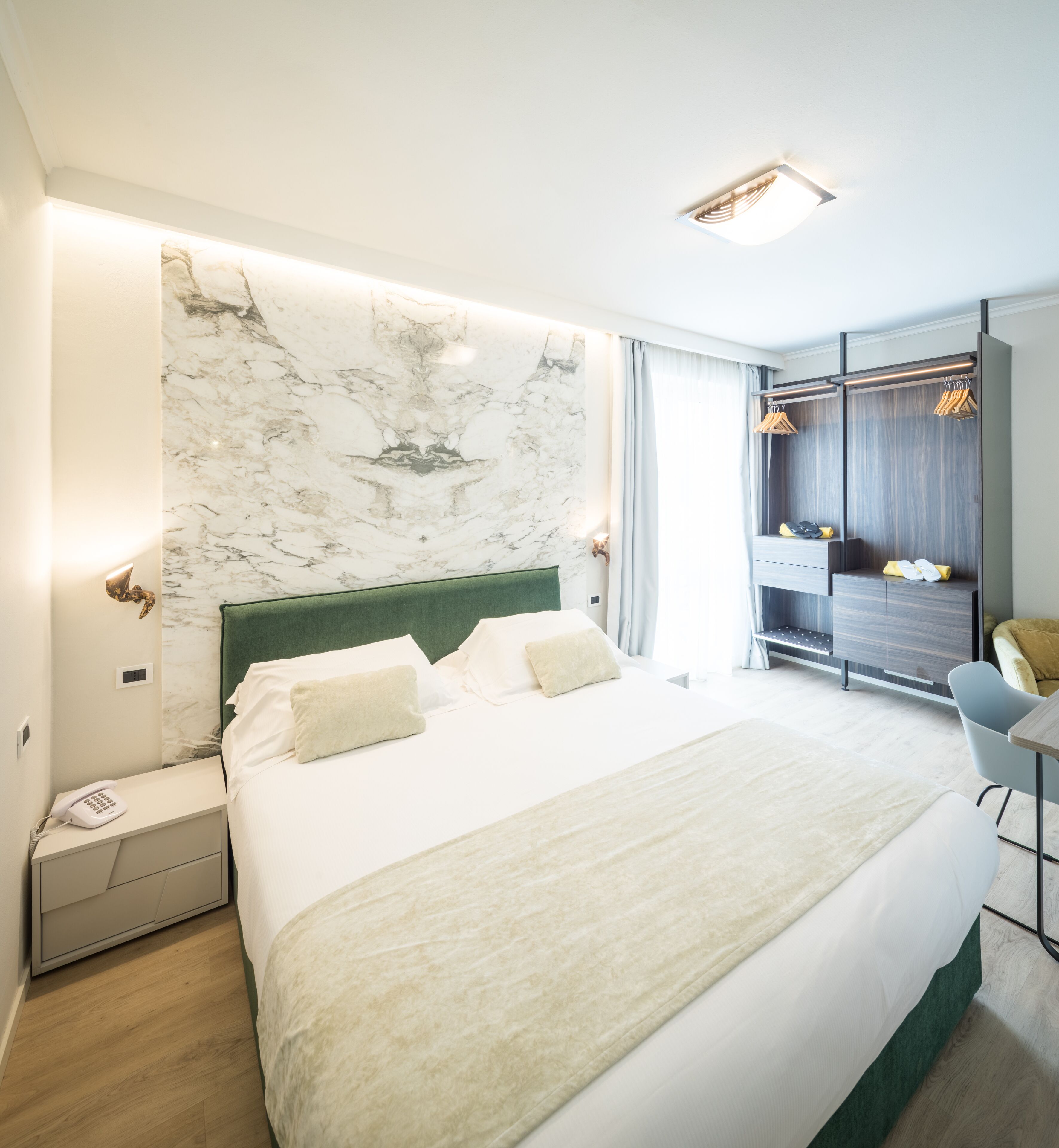 现代豪华双人间