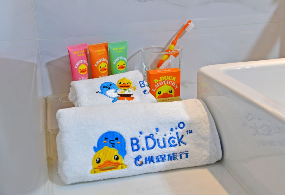 皇冠B.Duck小黃鴨豪華親子房