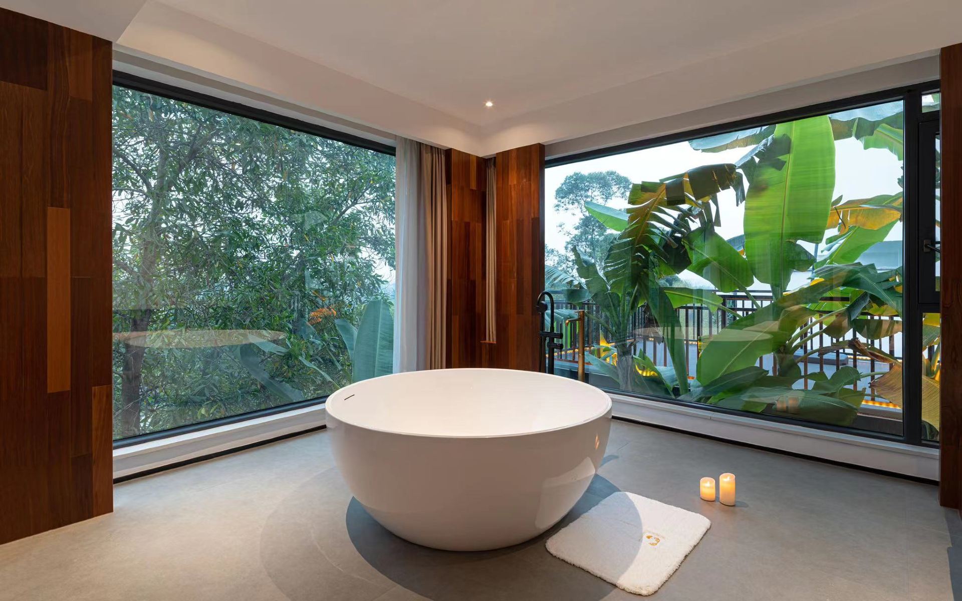 Suite With Courtyard View