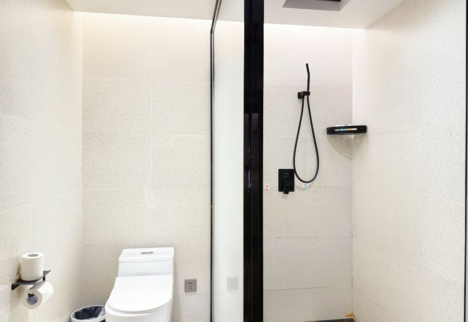 靜謐大床房 （65寸高清投屏）