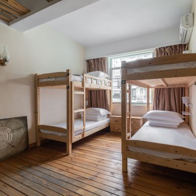 六人間（床位） 藍天國際青年旅舍（三亞大東海店）優惠