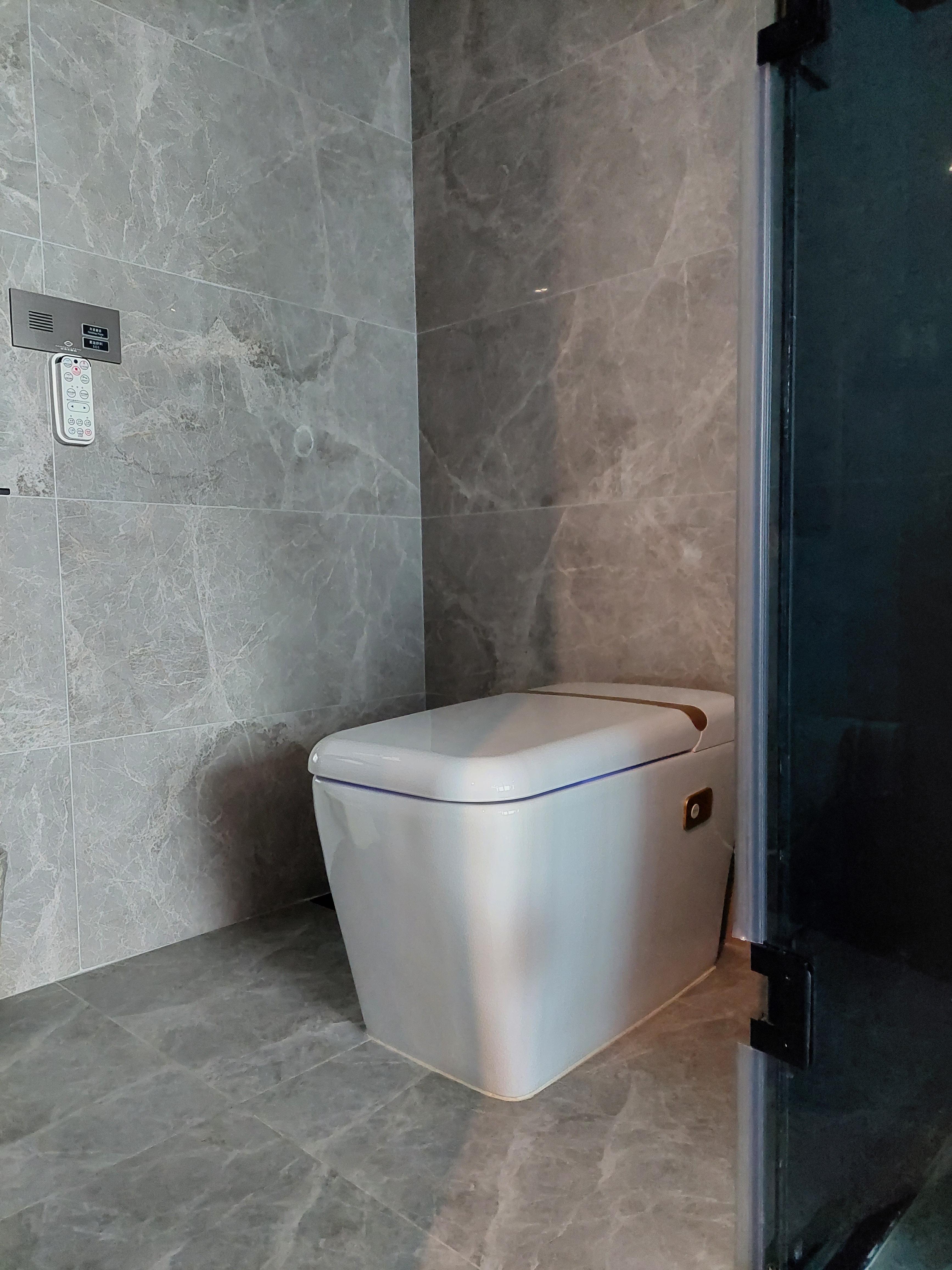 商务大床房（全自动洗衣机挂烫机+独立办公桌）