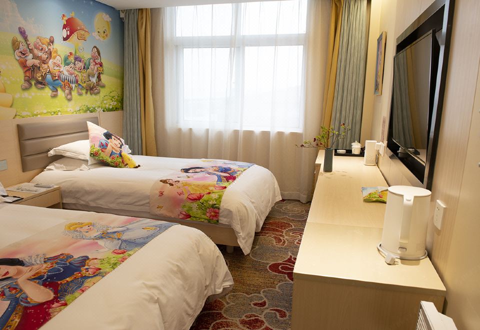 Huangshan BaiYun HotelCartoon Superior Family Friendly Room (2 beds) (Area b)