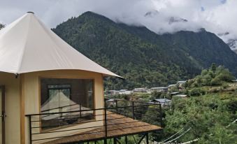 Yubeng Snow Mountain Noye Luxury Tent Hotel