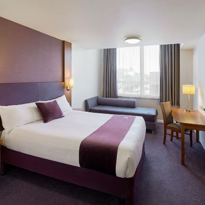 雙人房 Premier Inn London Heathrow Airport T2 & T3 - Bath Road優惠