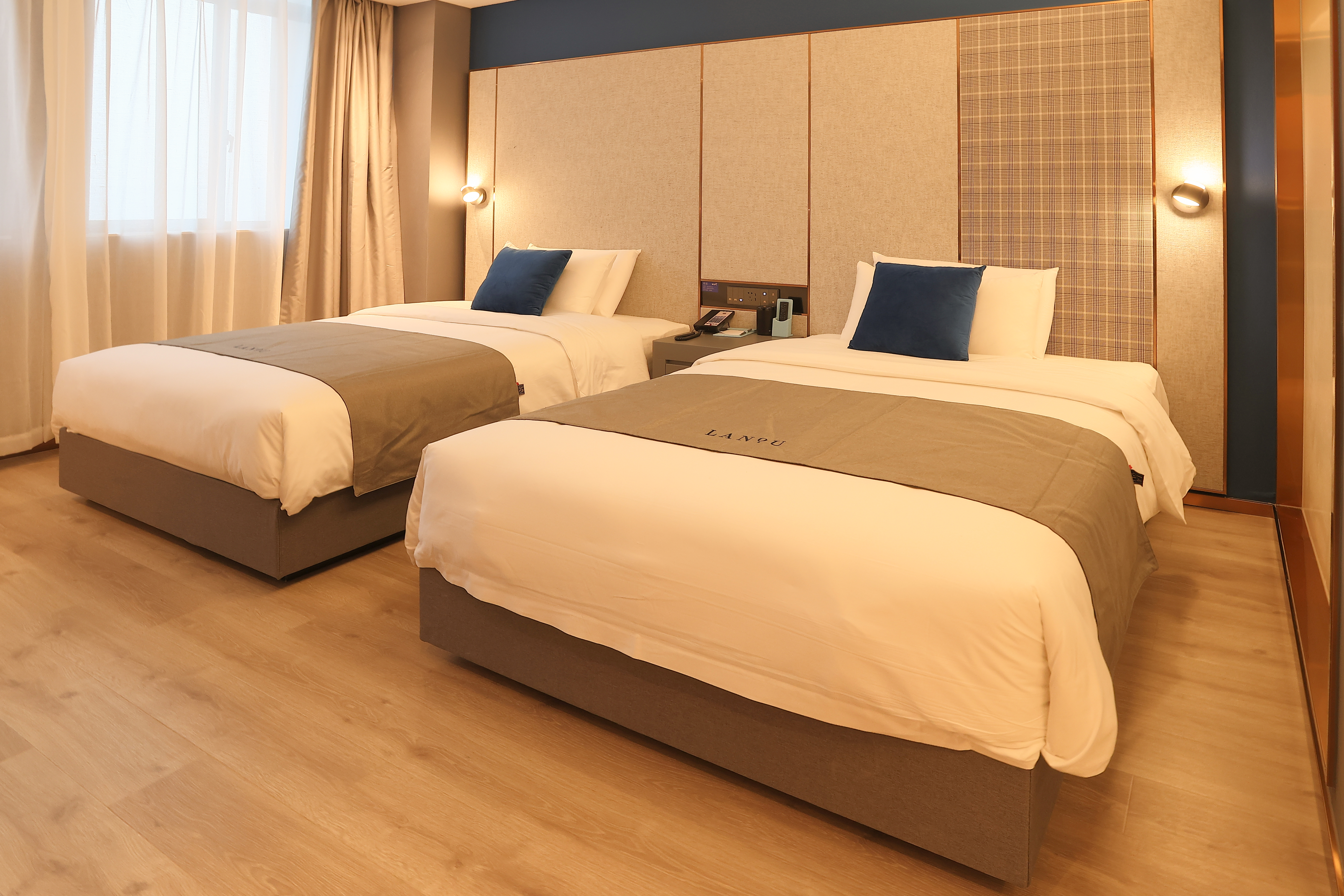 兰欧豪华双床房（全屋智能语音控制+小冰箱）