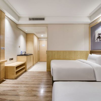 特惠經濟標準房（廊窗）-（市政供暖） 青島機場富華飯店 （香港中路五四廣場店）優惠