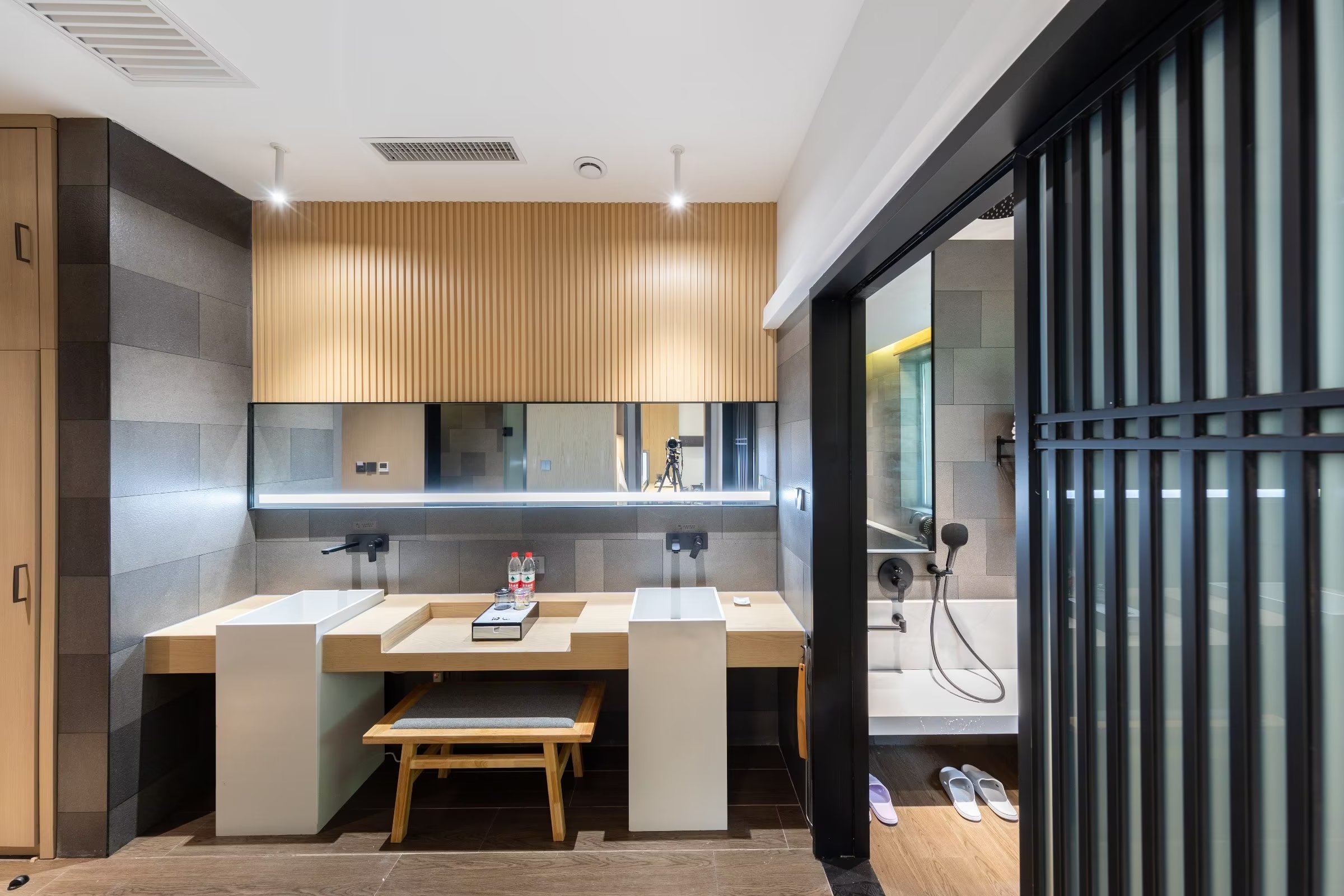 豪华庭院山景大床房