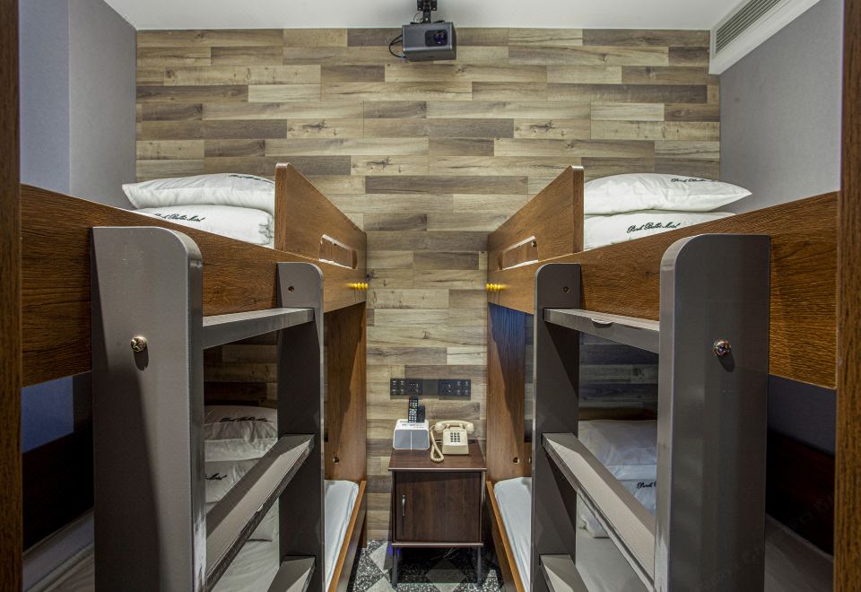 智能巨幕三人电竞房[3060+32寸2K 165HZ显示器]