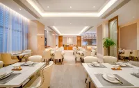 Vienna Hotel (Jiujiang De'an High-speed Railway Station Chaoyang Road Pedestrian Street)