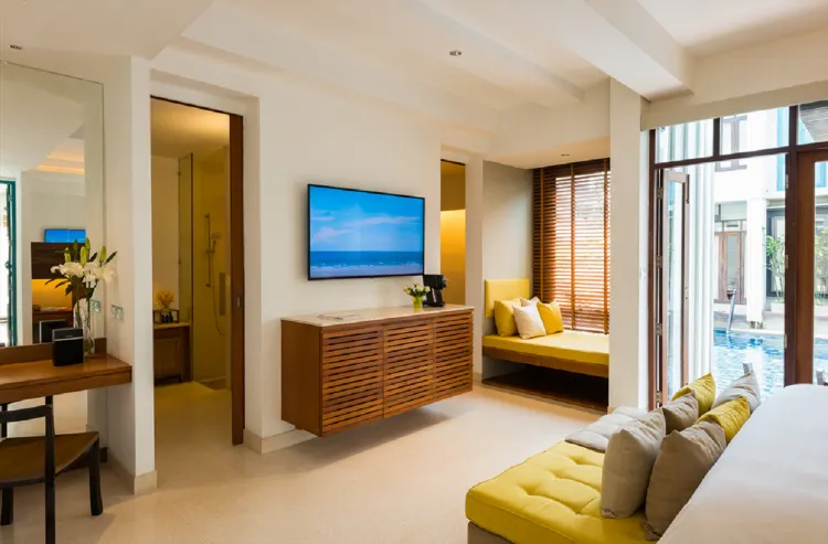 Pool Access Jacucci Suite