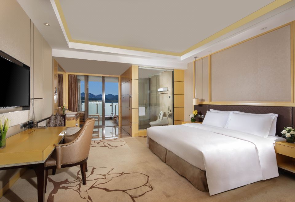 Kingworld Hotel Gui'anDeluxe Room (Double Bed) (Balcony, Soaking Tub) (Building 1)