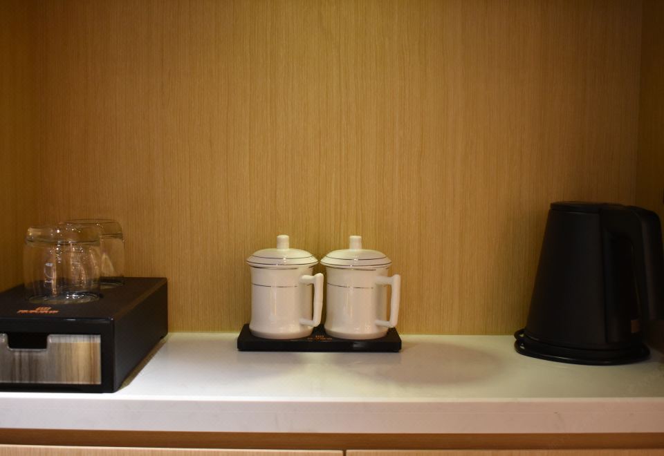 雅致大床房 |智能轻奢+全景落地窗