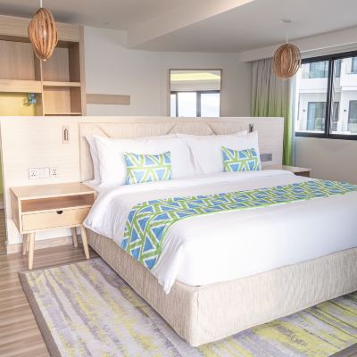 Premier King Bayview Suite
