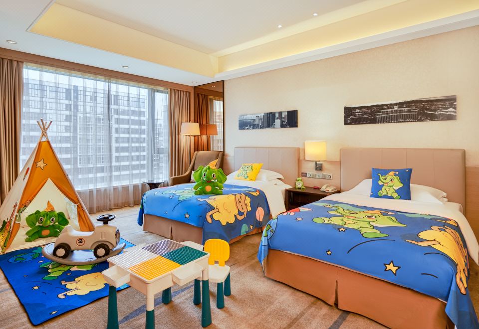 Crowne Plaza Guangzhou HuaduFlying Elephant Kids Theme Room-Two Beds