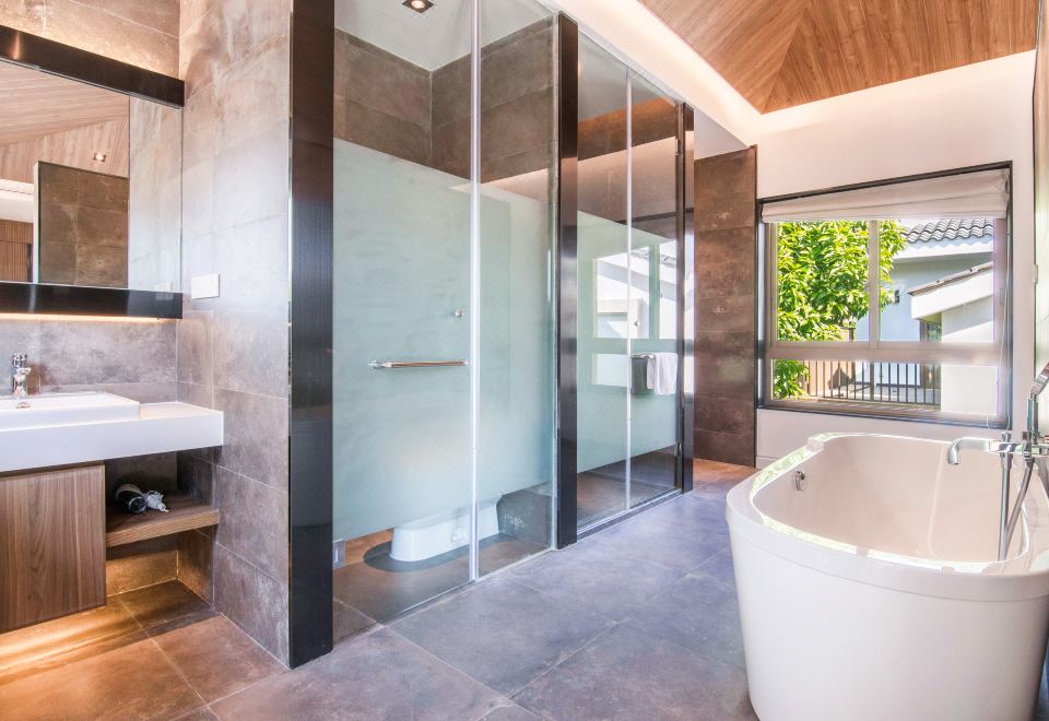 Shanshui Villa HotelShuiyin Villa Deluxe Suite (Designer Crafted)