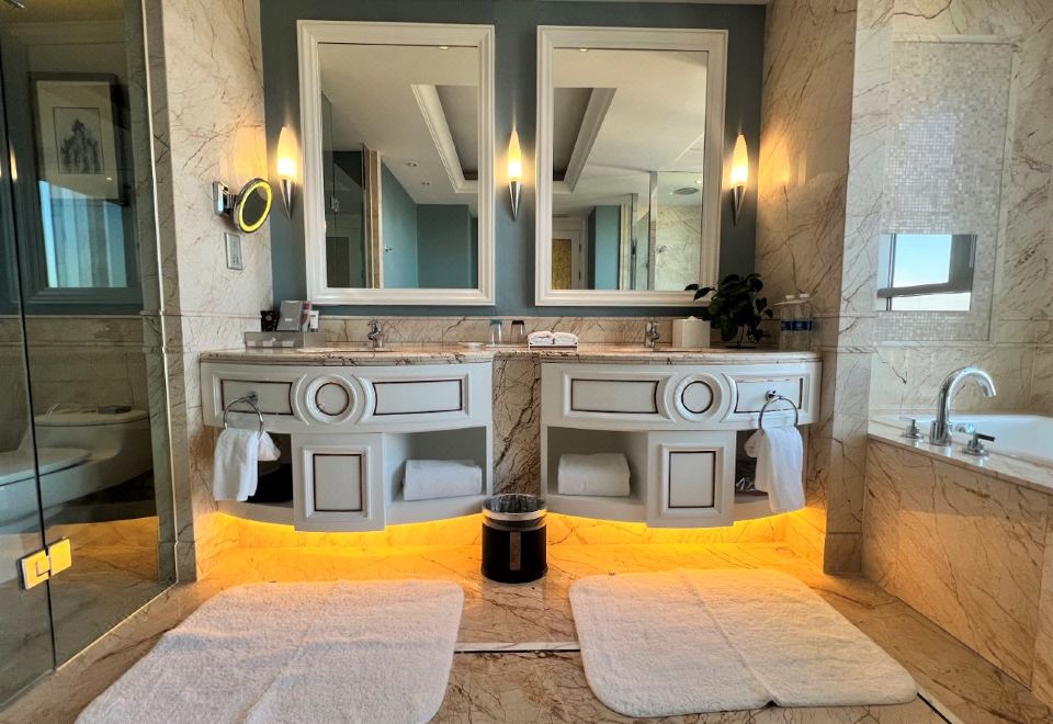 World Trade Winning HotelExecutive Suite