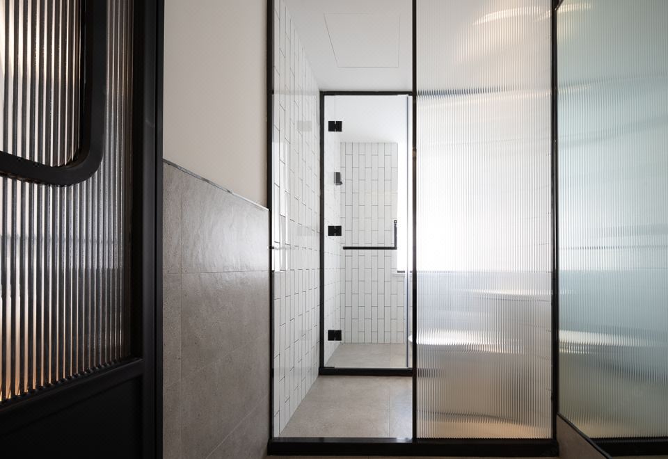 安舍城央菁英大床房-高速吹风机+以色列AHAVA精粹洗护