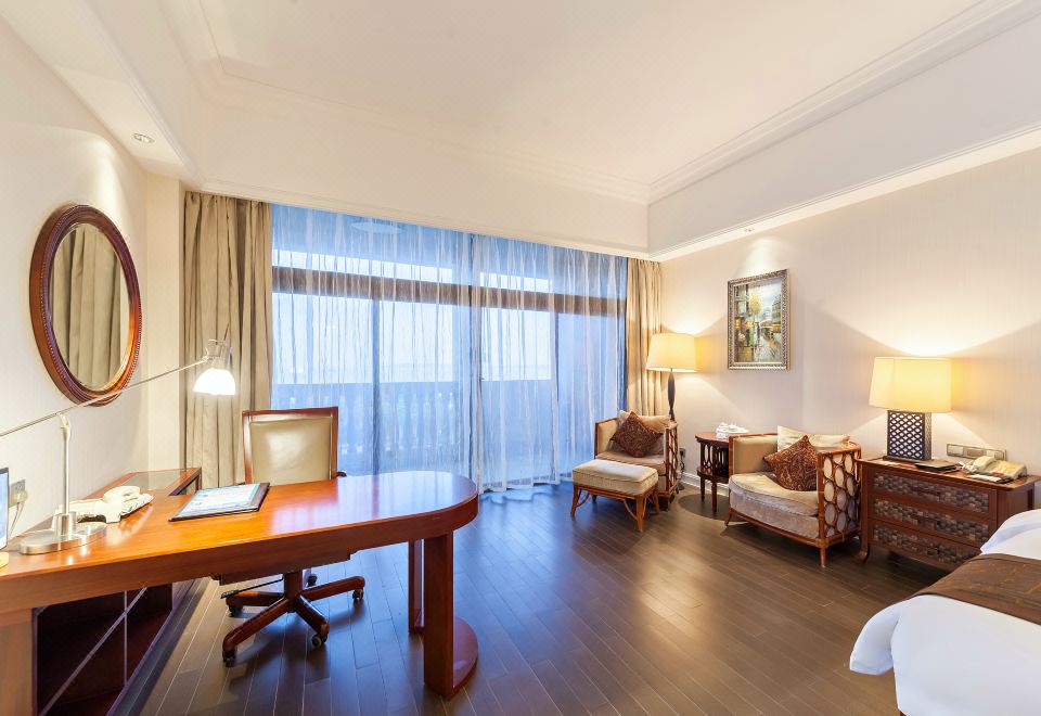 至尊海景日出大床房（独立观海阳台）