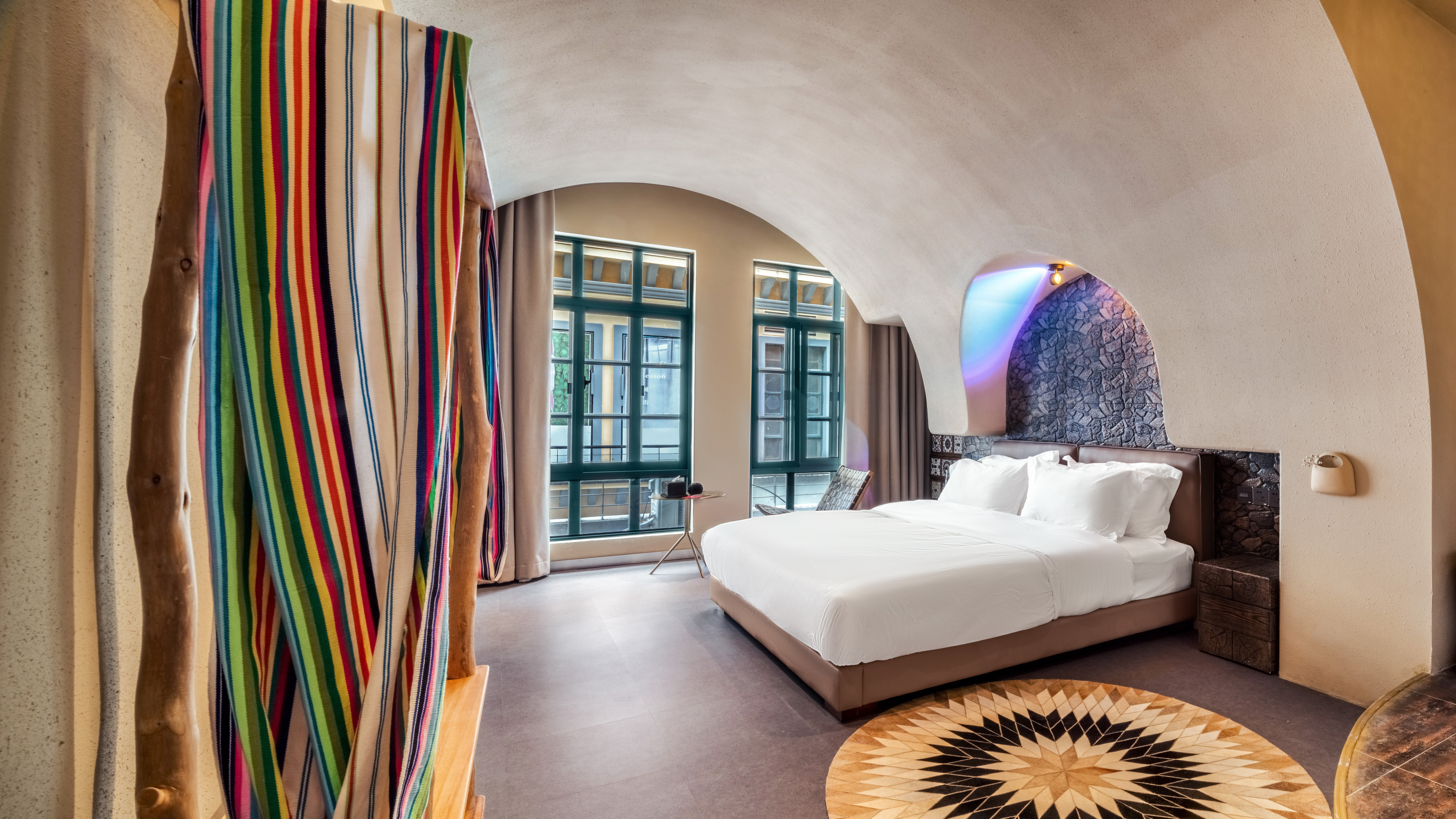 独龙族|奢享浴缸日落灯大床房