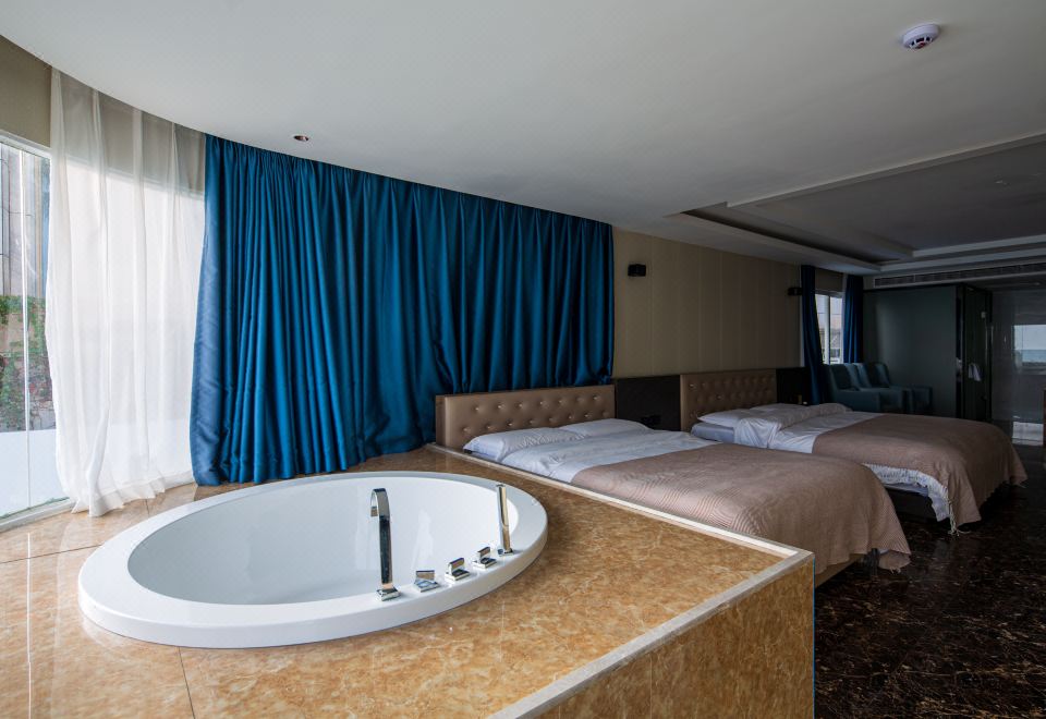 Miye Sea-view Holiday VillaGuestroom - Sea-View (2 beds)