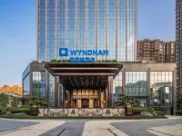 Wyndham Leshan Huatai Hotels in Leshan