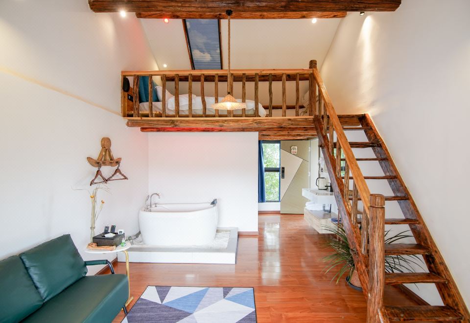 Kunming Ximeng Ayu Sheye Homestay (Changshui International Airport Branch)Duplex Smart Room (Double Bed) (Terrace, Window)