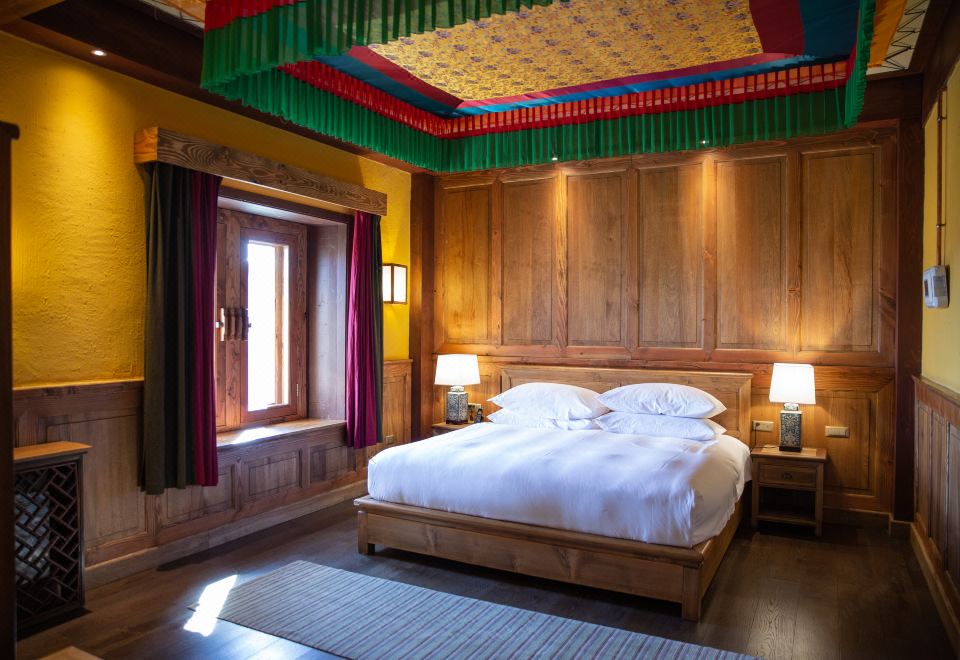 Songtsam Shangri-la LinkaDeluxe Suite