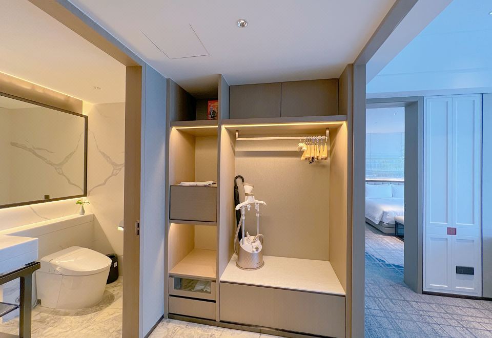 270°凌空景观套房（尊享会客厅+智能客控+胶囊Coffee机+戴森吹风机+主客独立双衞浴+超大独立浴缸+智能马桶）