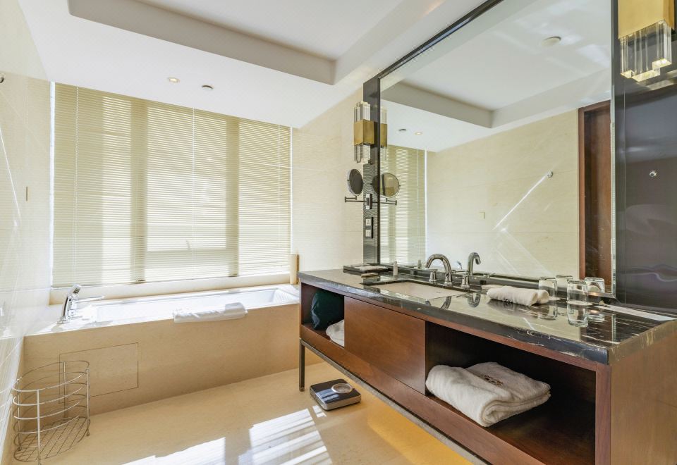 Executive Lake-view Double Room