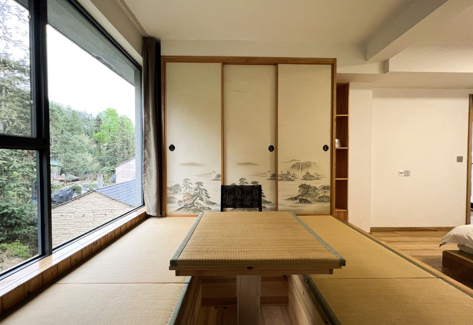 Deluxe Loft Suite