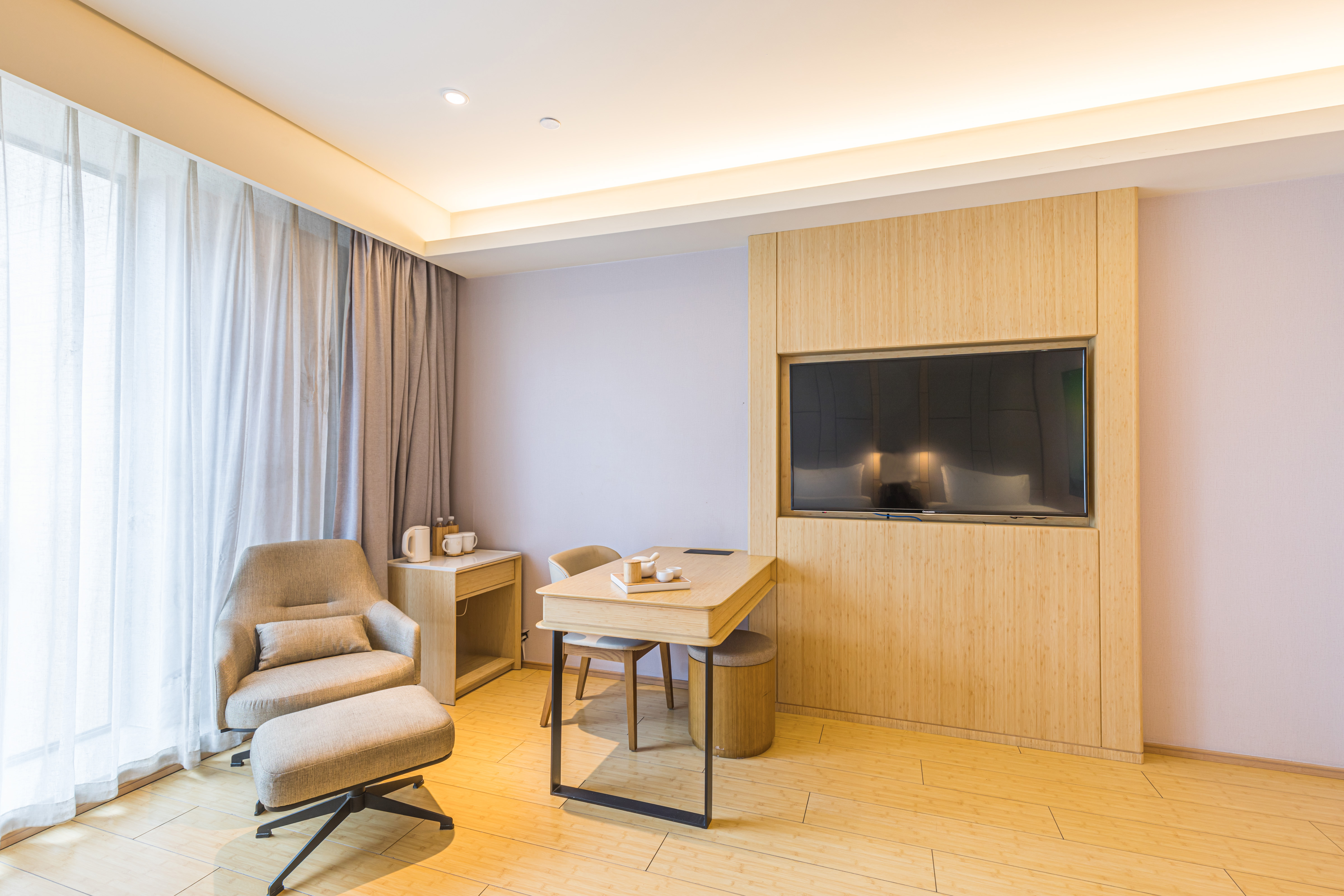 高级双床房（落地窗+小冰箱+mini茶海）