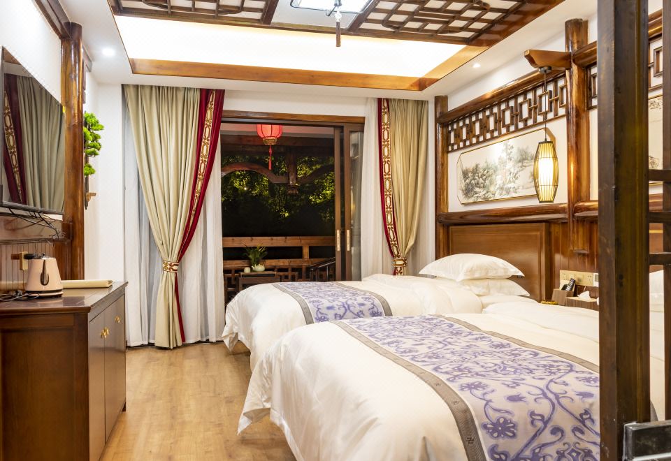 Furong Town Shuiyunxuan Inn (Furong Town Scenic Area)Guestroom - Near River (2 beds)
