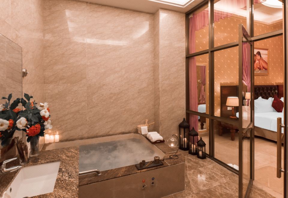 私密汽車蜜月大床房-認證珍稀溫泉水