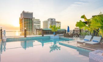 The Sail Hotel - Housity