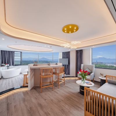 180度全景佛光普照大床房（觀大佛+賞三江夜遊燈光秀） 江山勝景民宿酒店（樂山大佛店）優惠