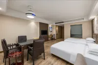 Rhine Hotel (Lichuan Tenglong Cave Tourist Center)