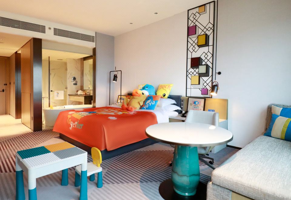 Crowne Plaza Foshan Nanhai1 King Standard Family Fun Room