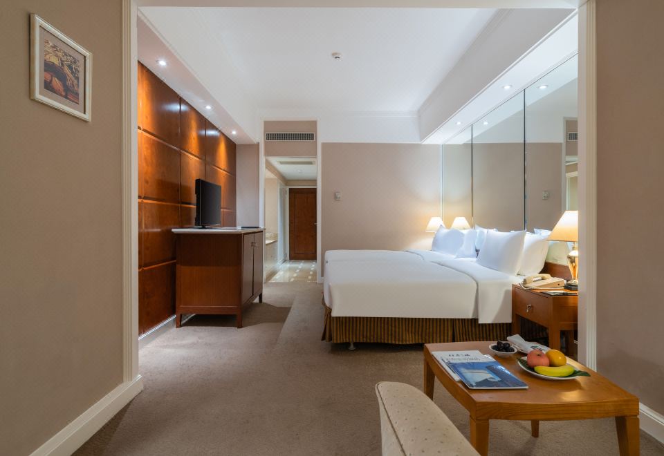 高級雙床房「地毯+小冰箱+浴缸」