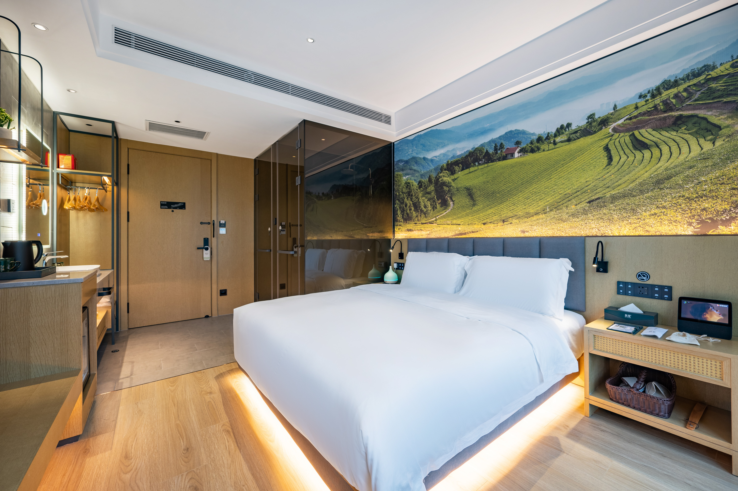 明星大床房（智能客控+深睡记忆枕+迷你冰箱）