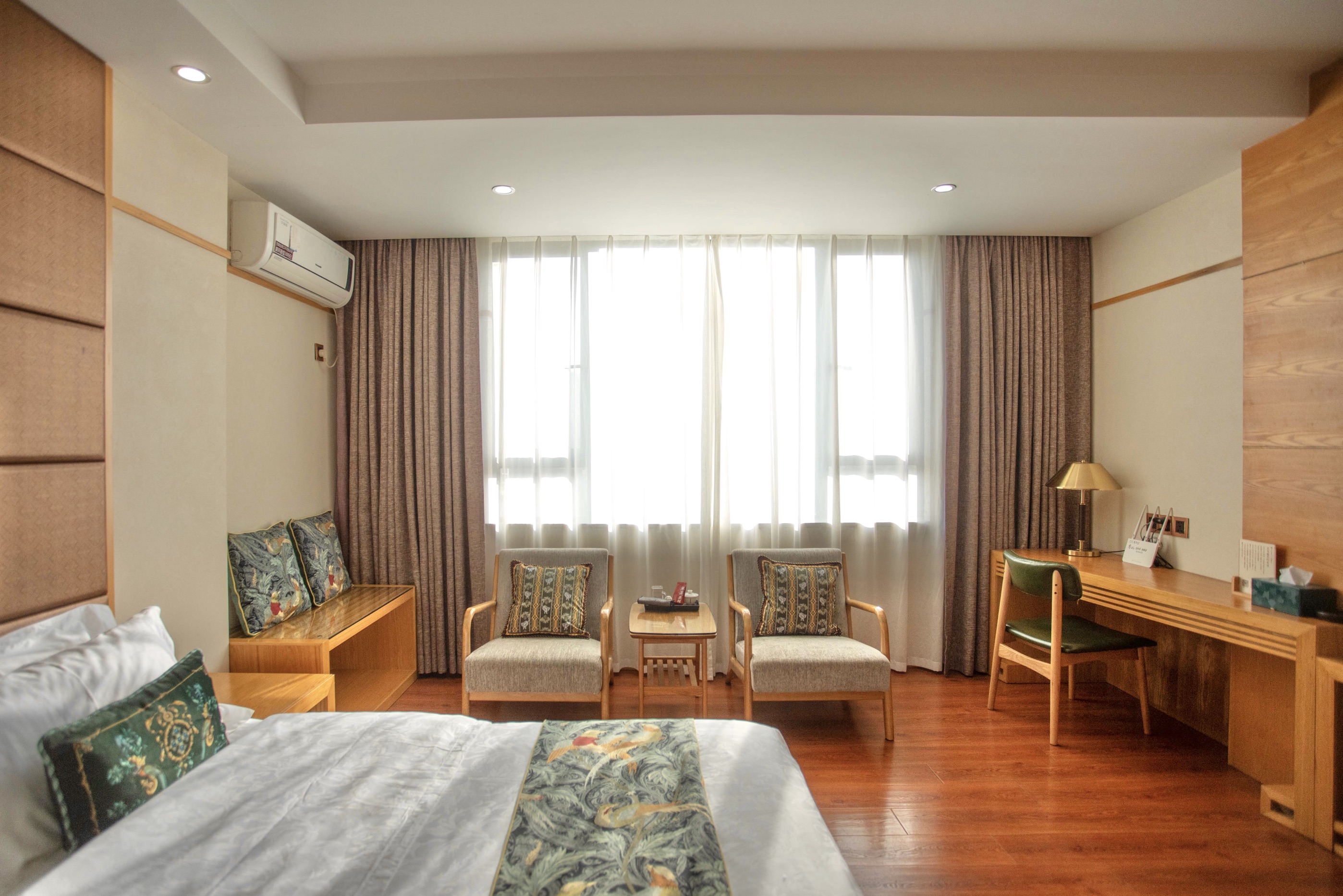 皓月千里大床房