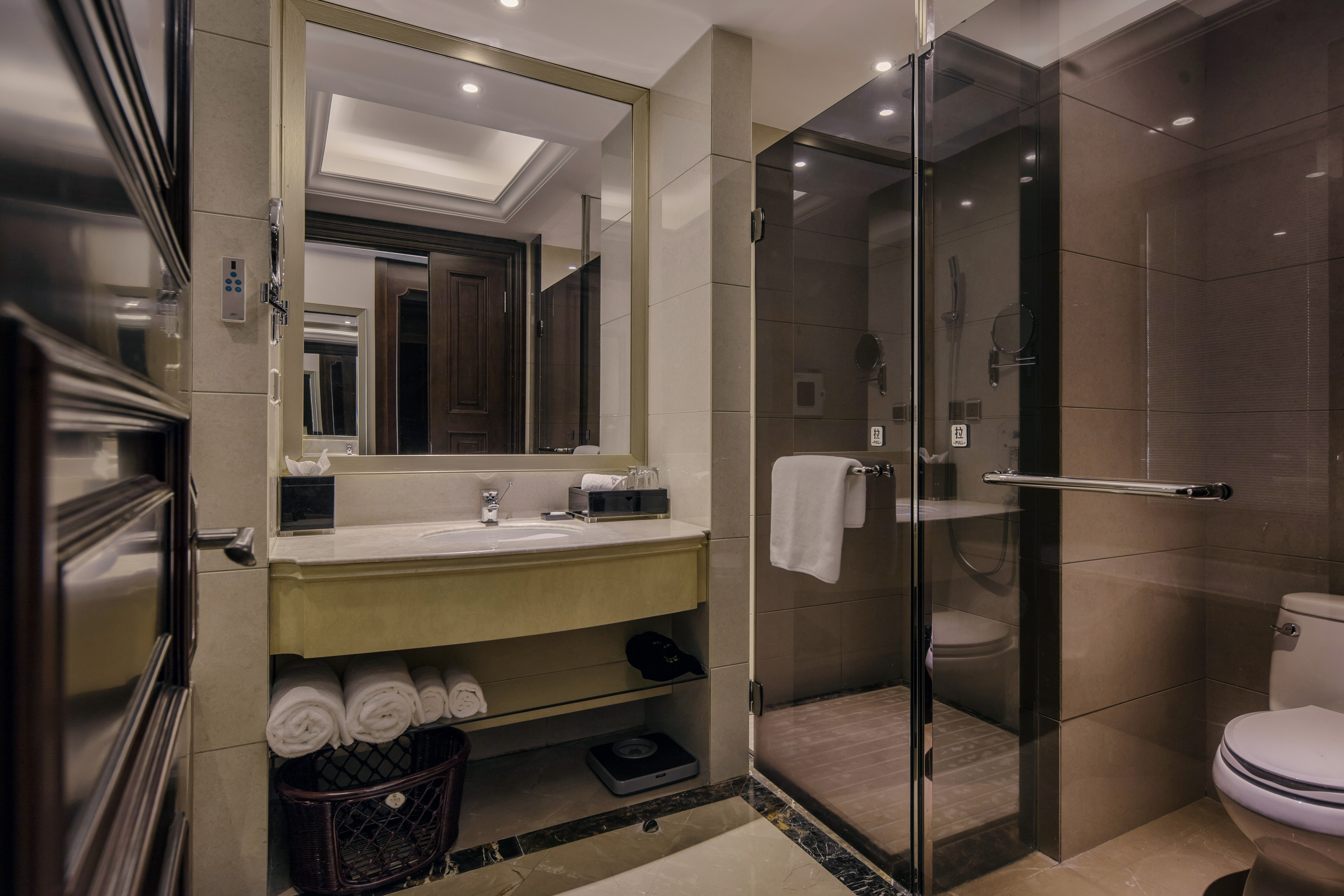 Excemon Ruian Sunshine Hotel豪华大床房（舒适办公区+乾湿分离+静谧好眠）