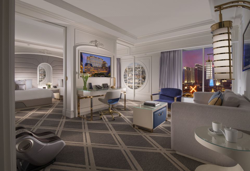 The Parisian MacaoChampagne Suite Double with Eiffel Tower View