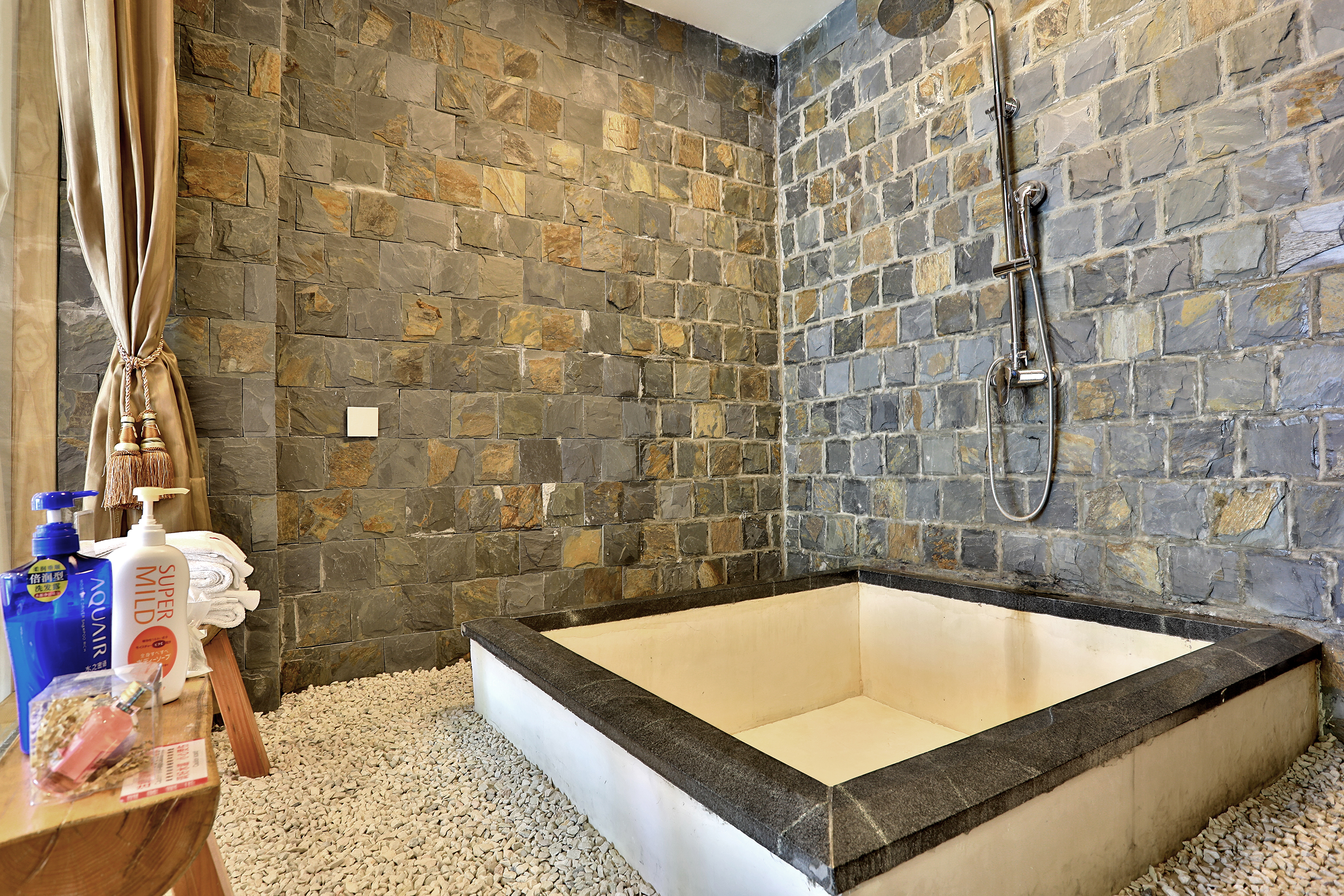 禅音套房（浴缸+茶台）