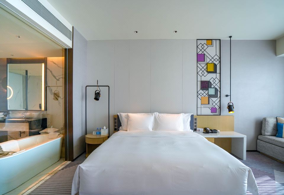 Crowne Plaza Foshan Nanhai1 King Standard Lake View Lounge Access