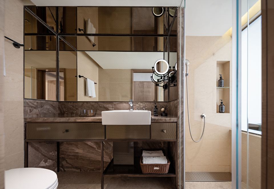 Friendship Hotel HangzhouDeluxe Lake-view Queen Room