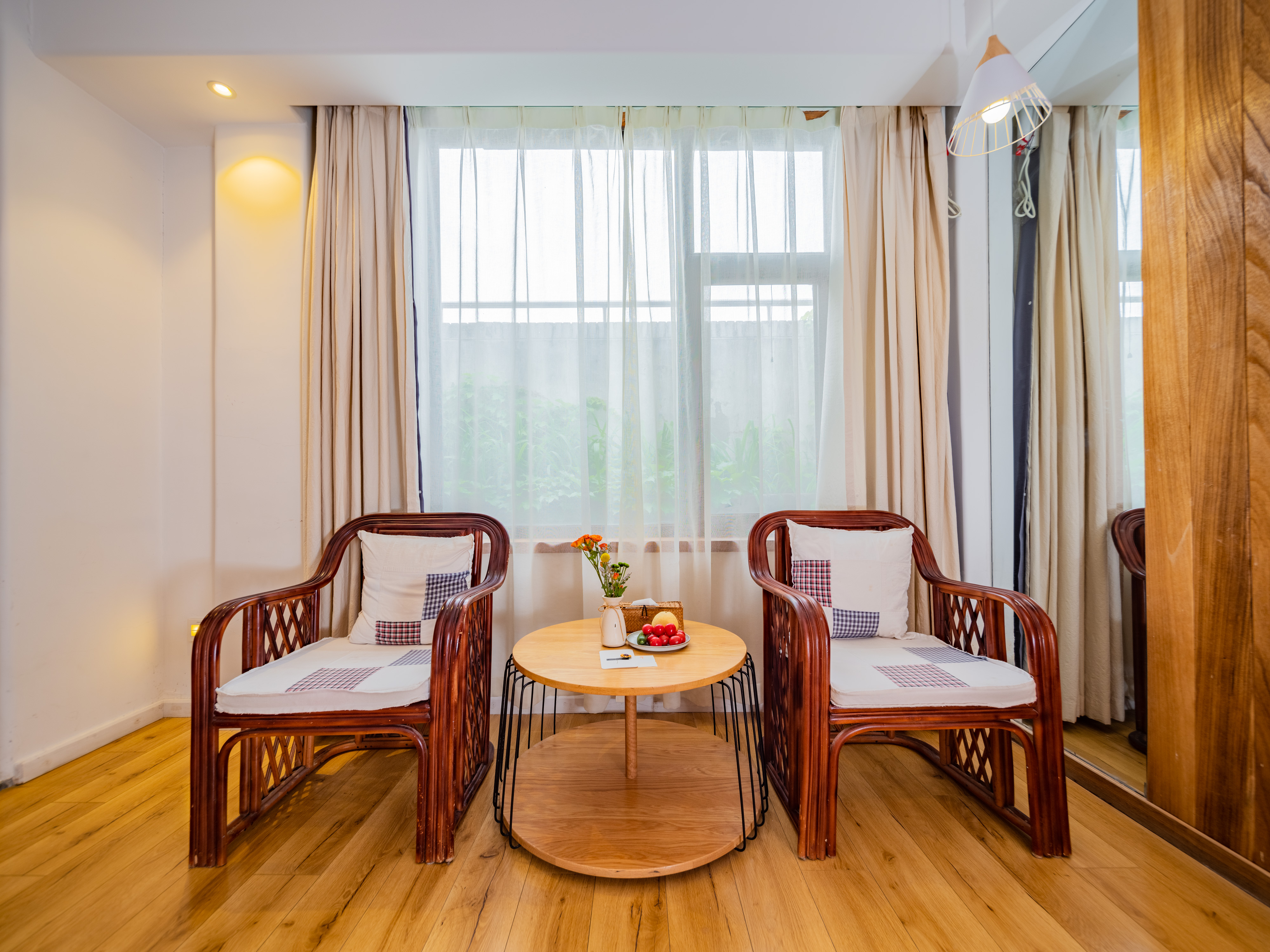 和光同尘?Relax度假大床房【乳胶床垫+休闲座椅】