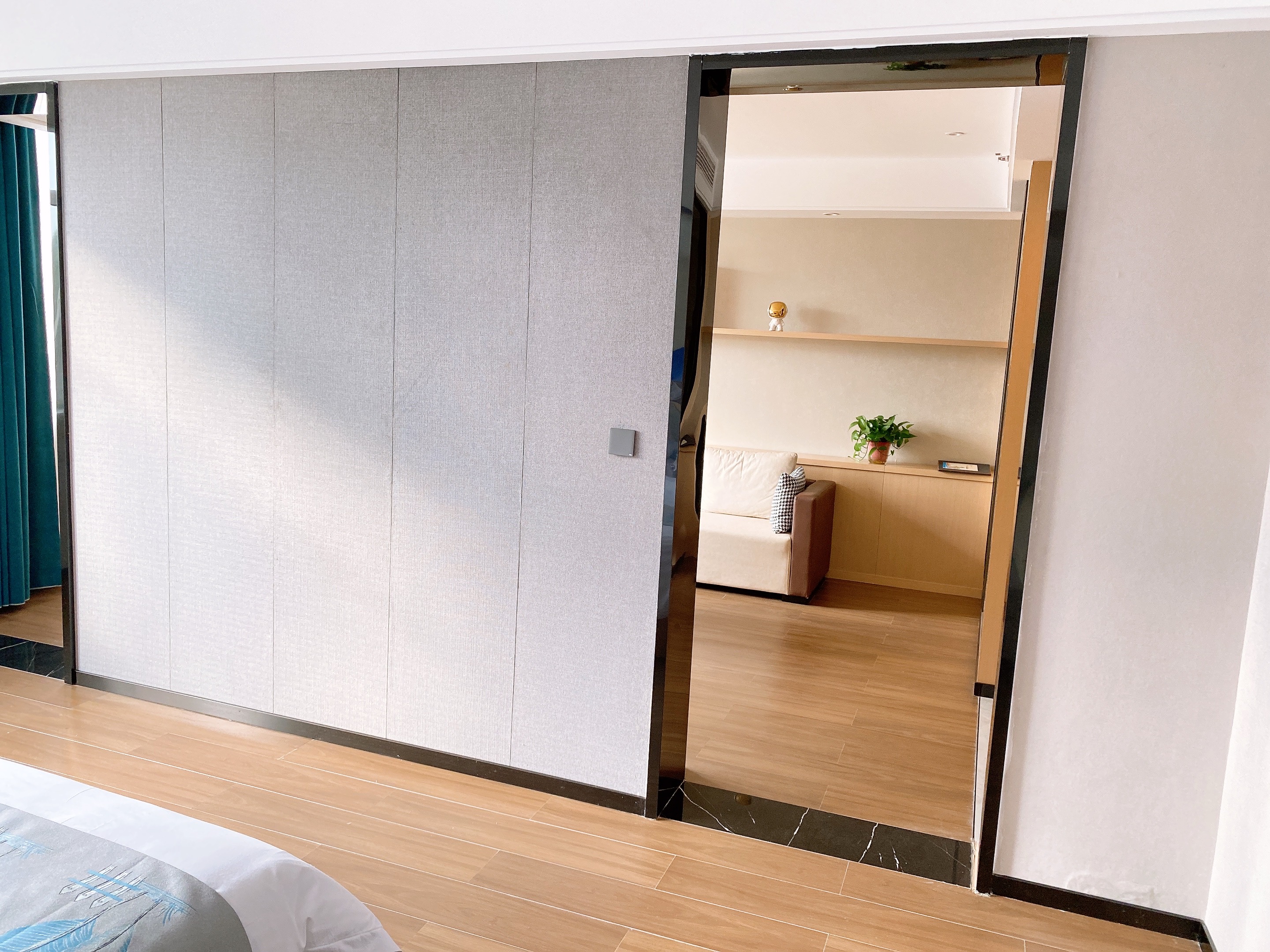 智能豪华套房（智能客控+尊享沙发+会客小憩）